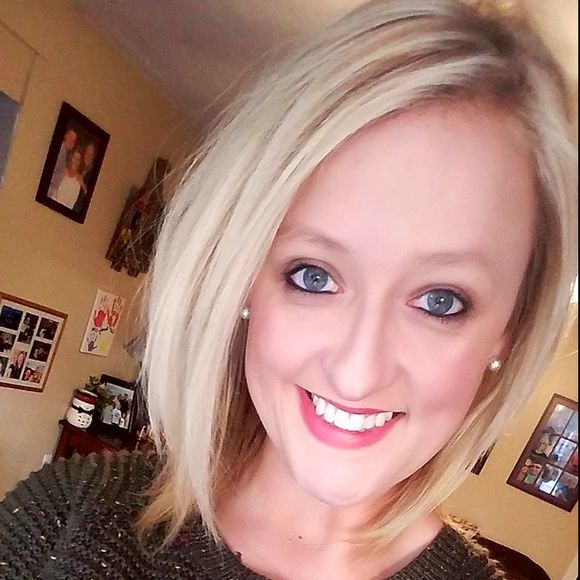 Meet your Posher, Jessica - Picture 1 of 1